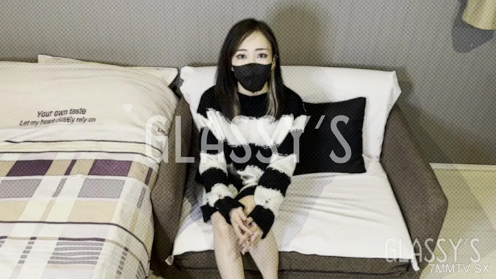 fc2-ppv-4660915-18歲的大山雀和色情視頻，沒有避孕套